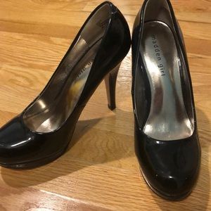 Madden girl patent pumps